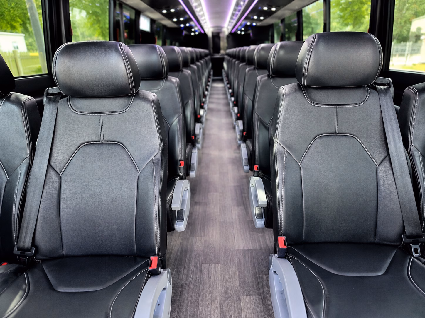 head west to lakeridge winery with the whole group aboard one bus